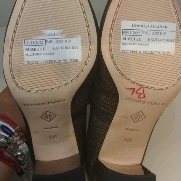 Donald Pliner Suzette pumps military green size 6 NWT - Picture 4 of 6